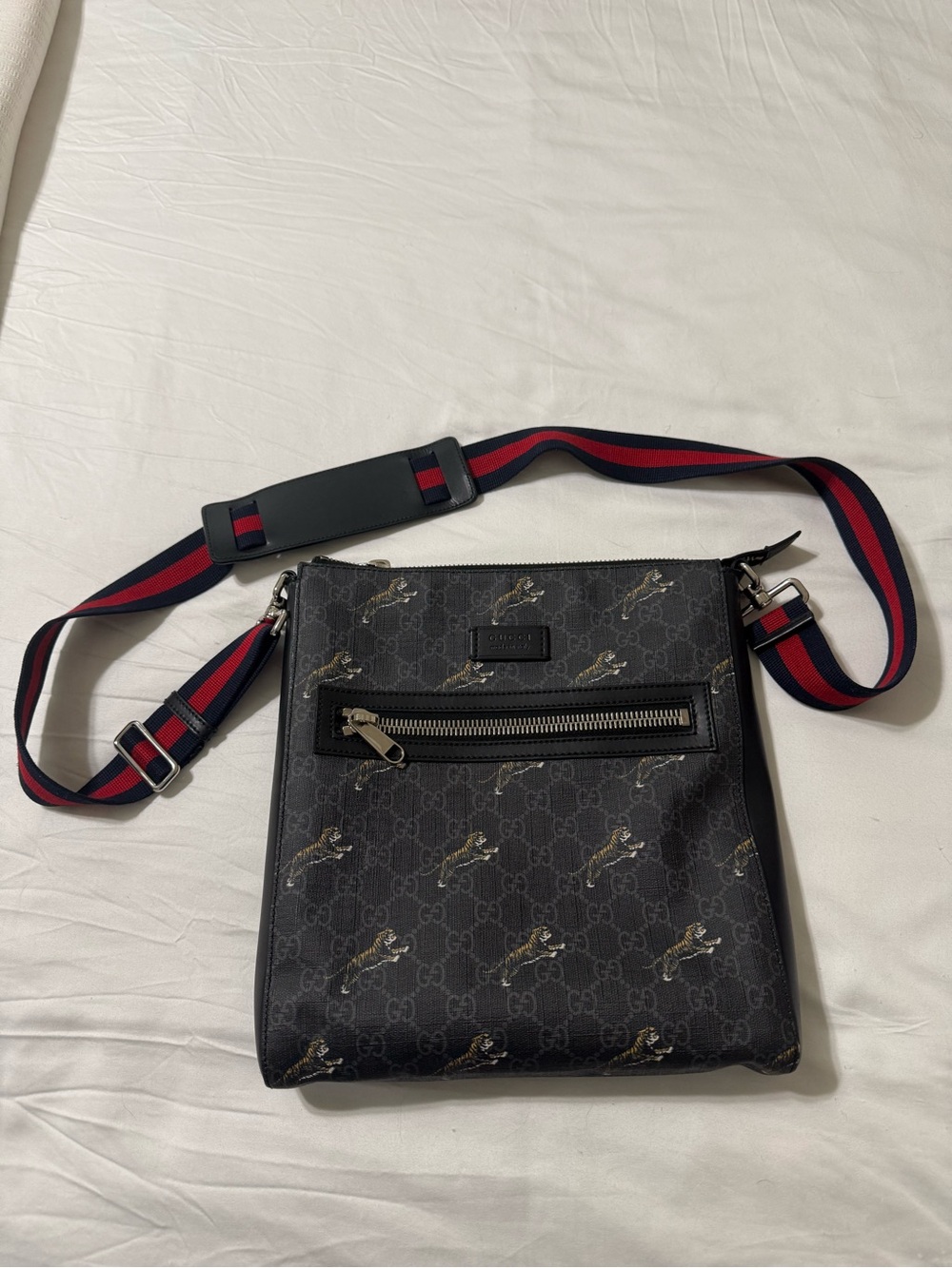 Gucci GG Supreme Bengal Tiger Messenger Bag, style 406408 K5P1T 8860